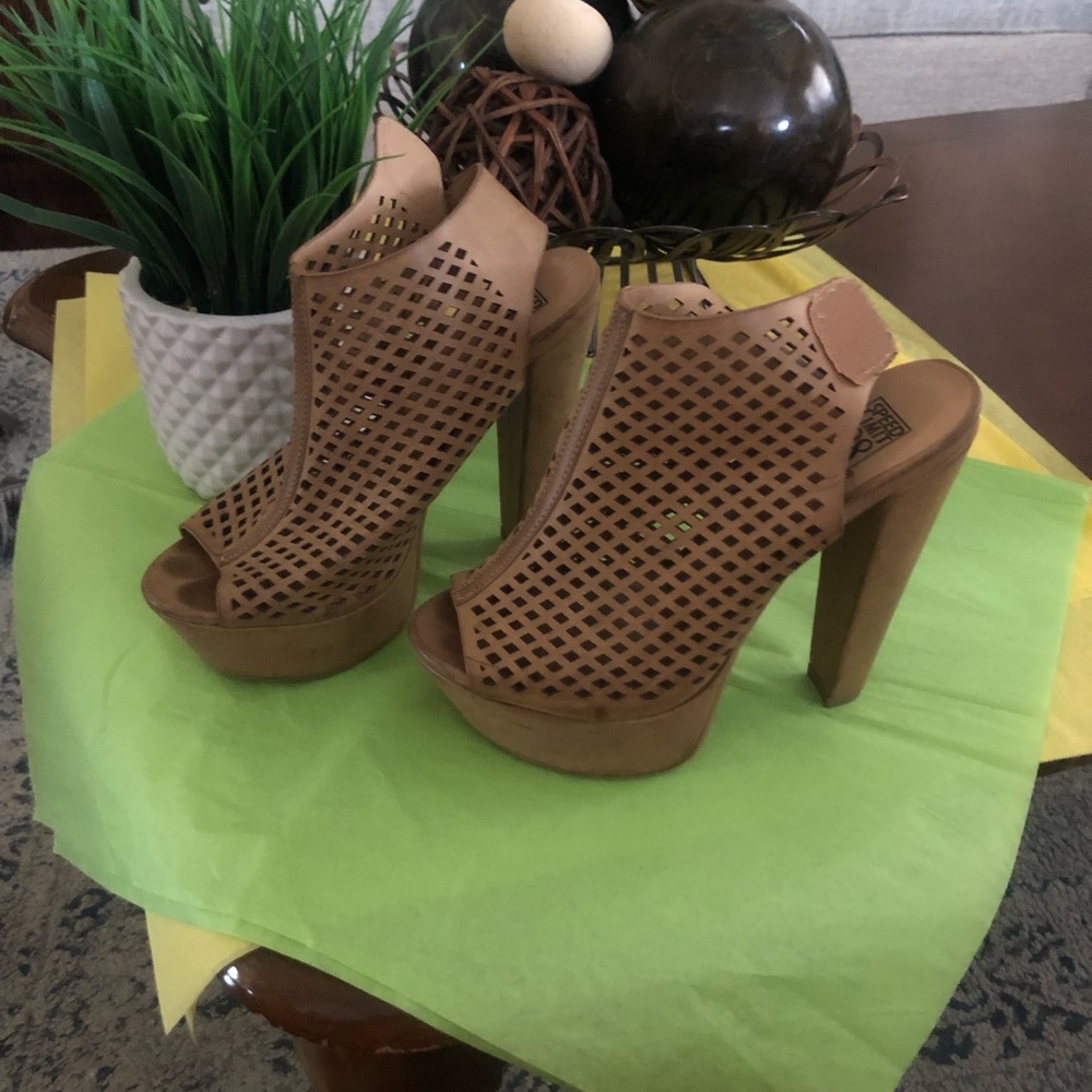 Heeled sling back peep toe sandals